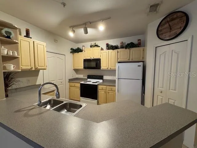 8915 LEGACY CT #301, #301