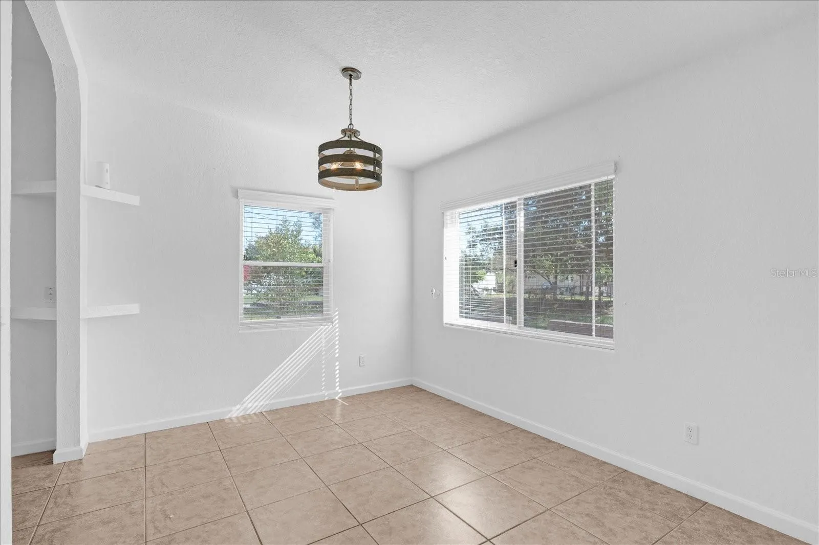1725 MARCIA DR