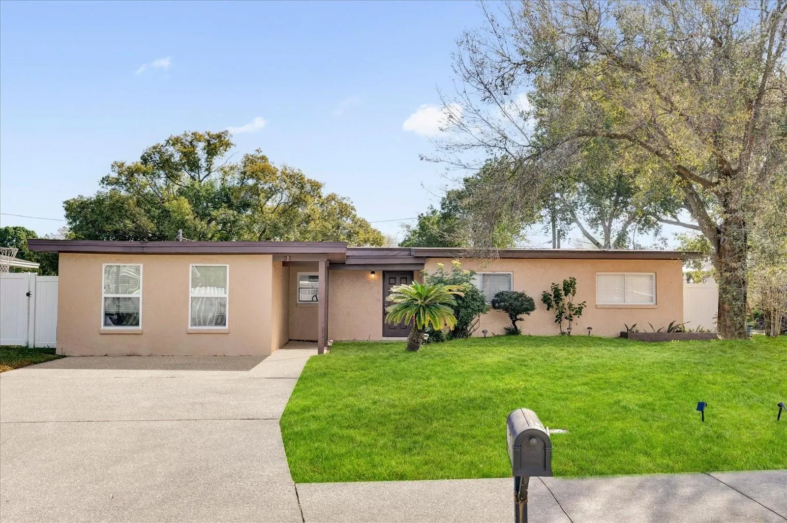1725 MARCIA DR