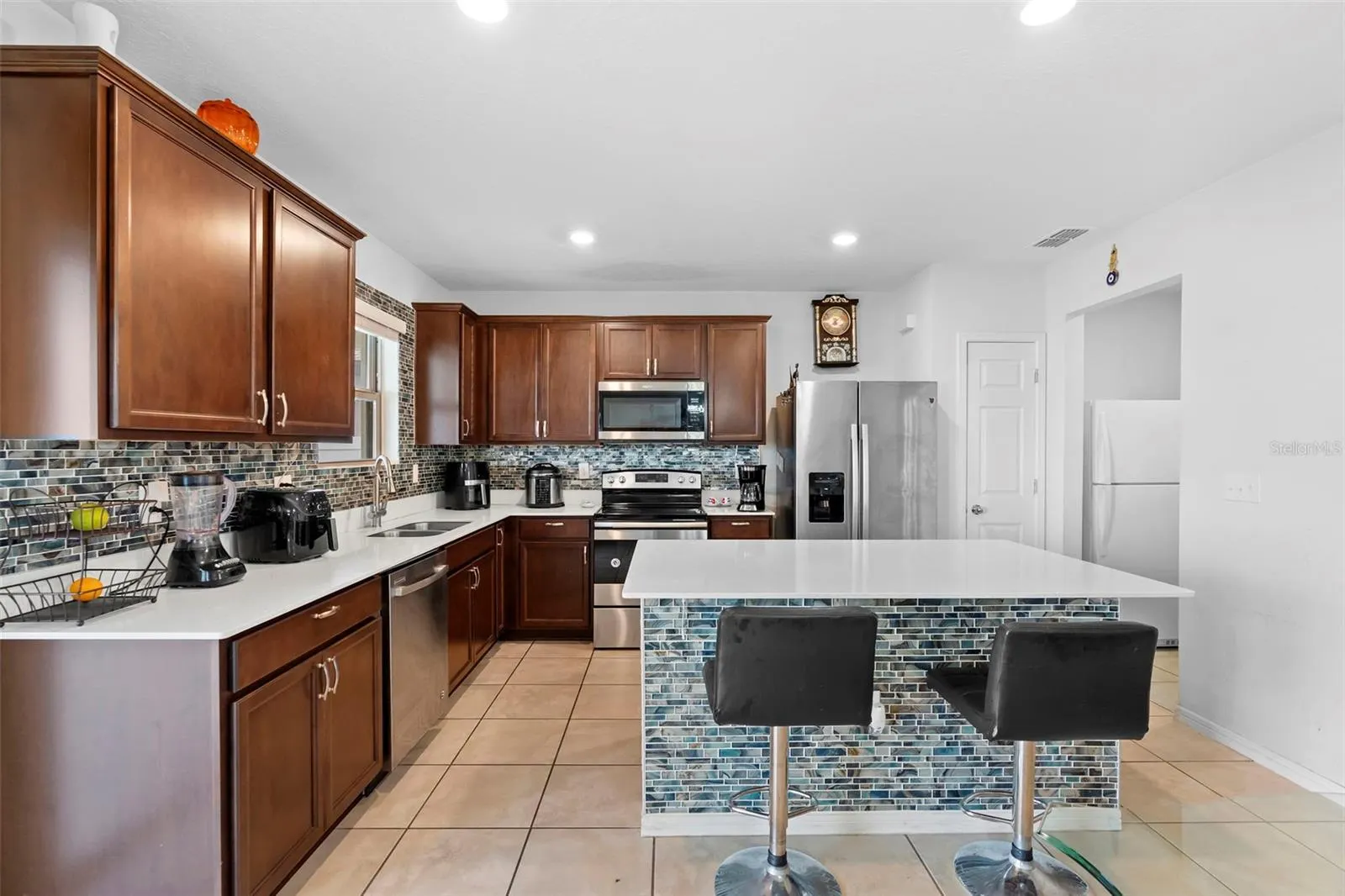 630 CITRUS ISLE BLVD