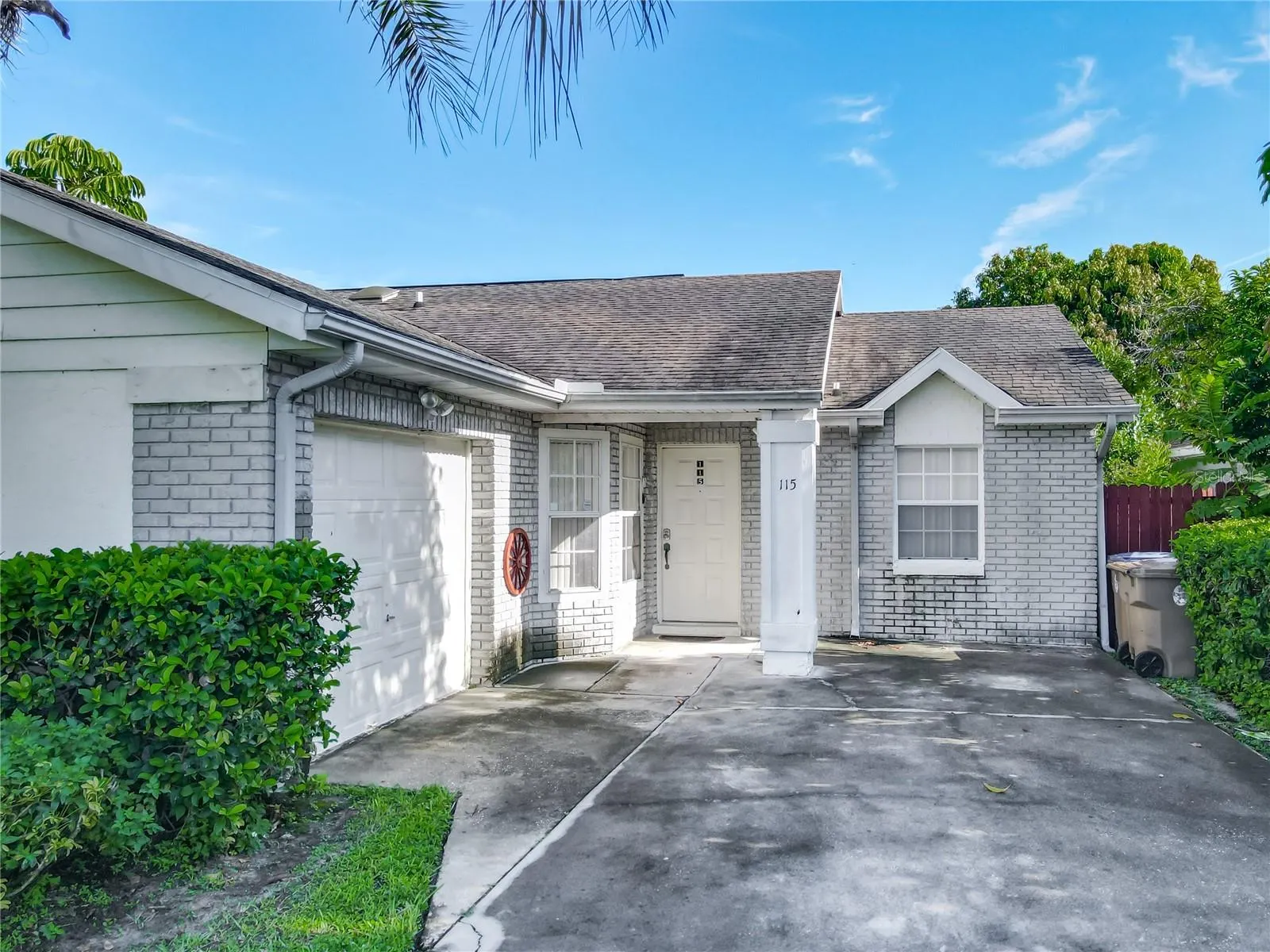 115 LOCHNESS LN