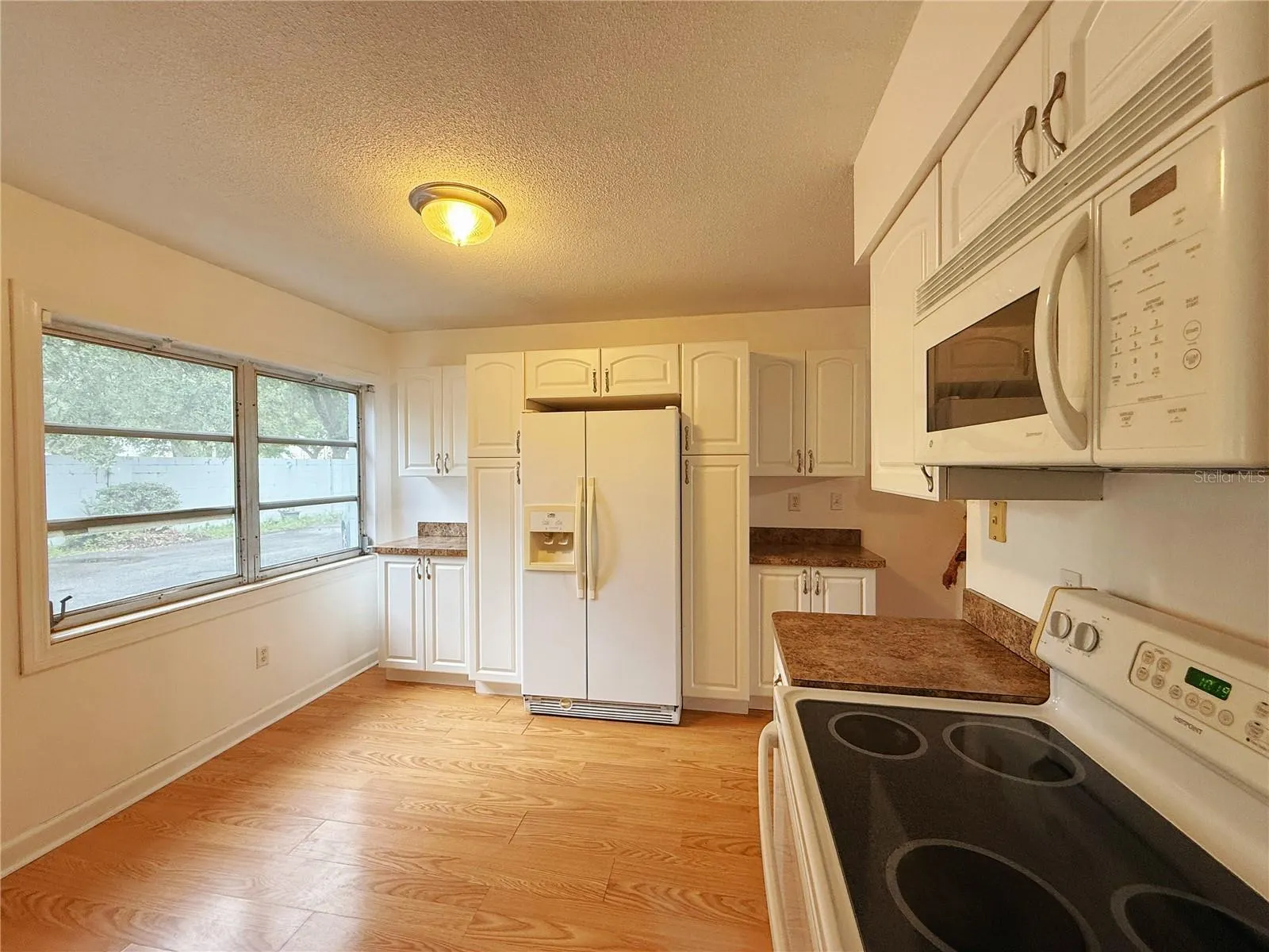 825 N PRIMROSE DR #106, #106