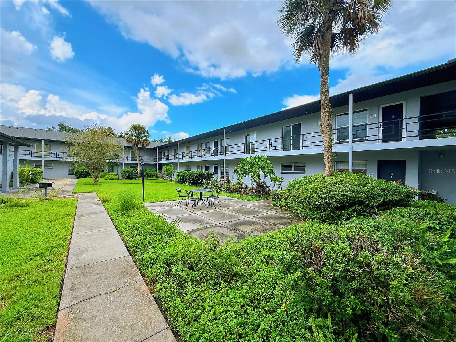 825 N PRIMROSE DR #106, #106