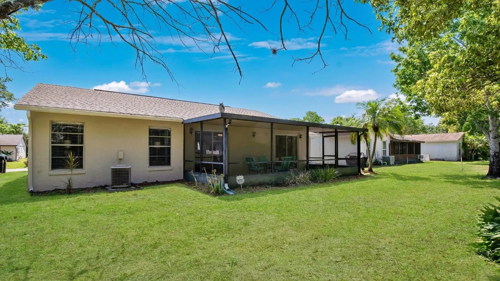 4813 LORETTA LN