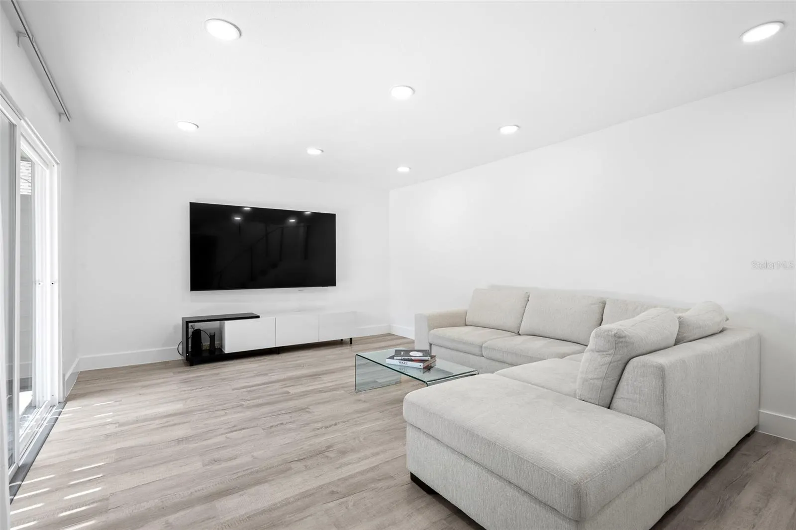 613 OLYMPIC DR #C, #C