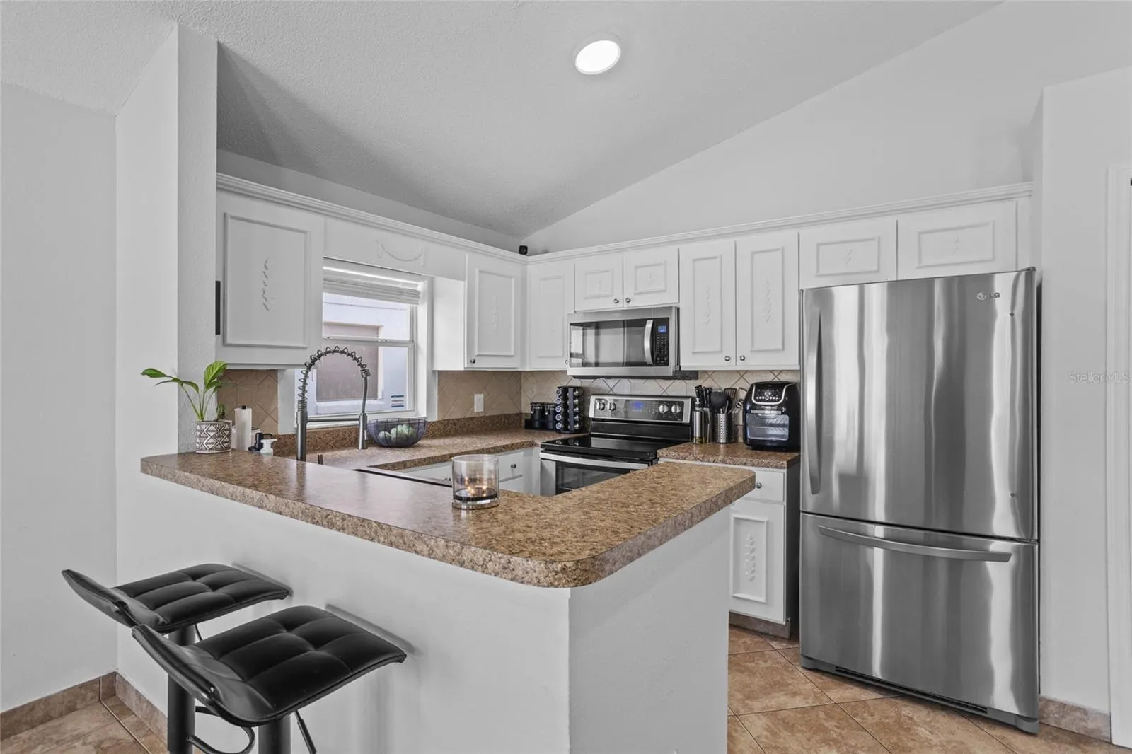 2239 SANTA LUCIA ST