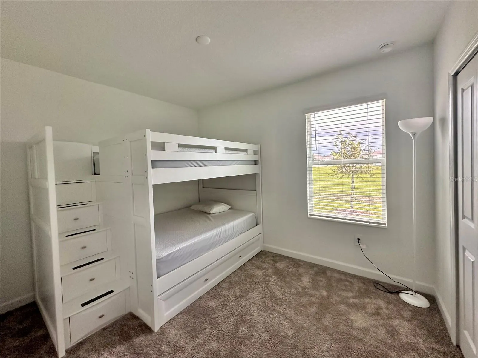 5692 STEPHENS RD
