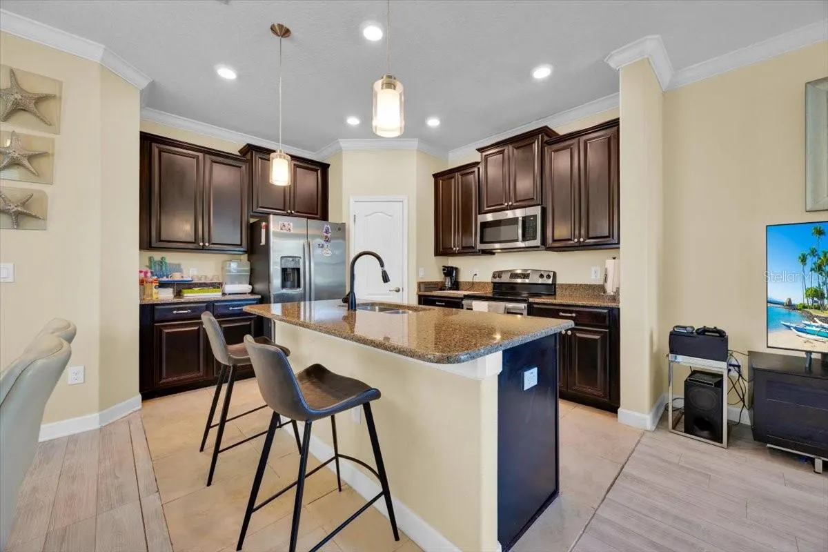7401 ELLA LN