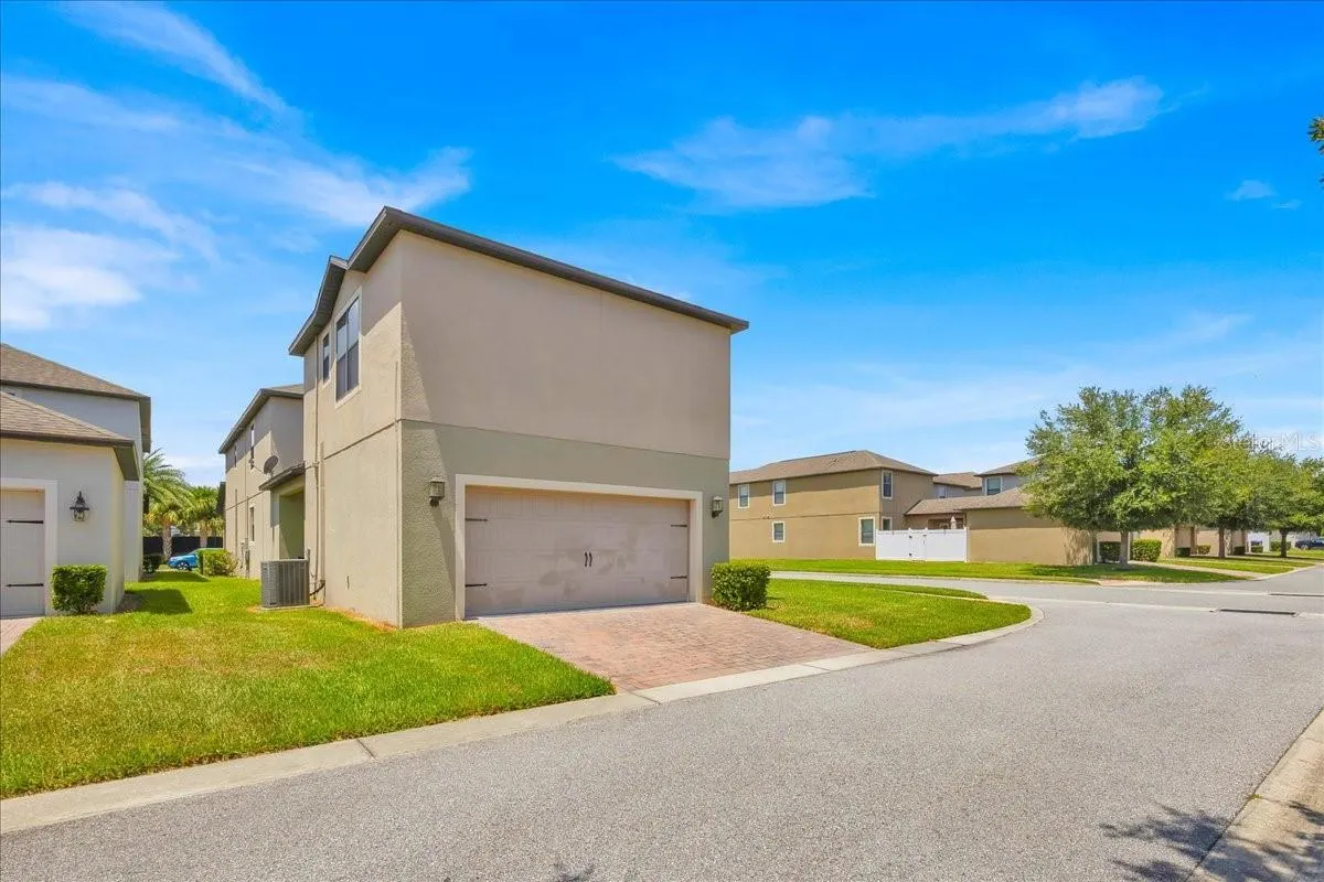 7401 ELLA LN