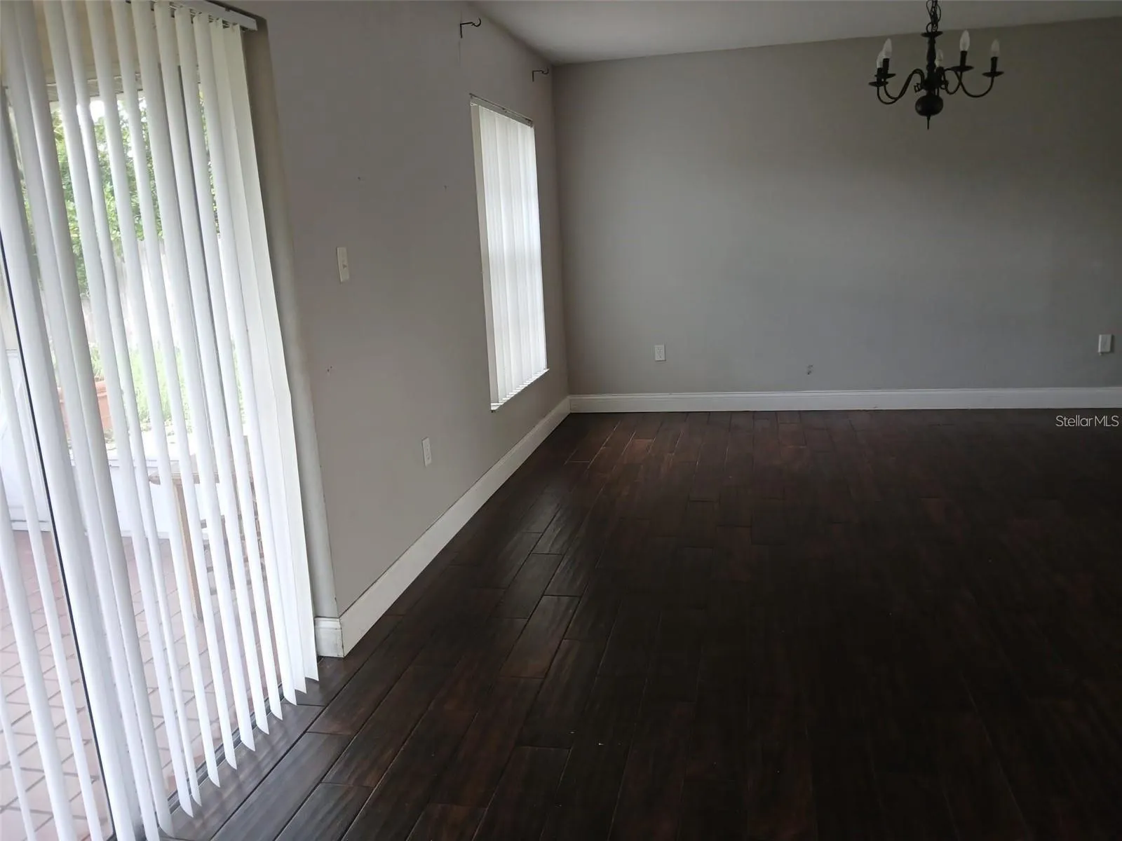 21 SANDALWOOD DR