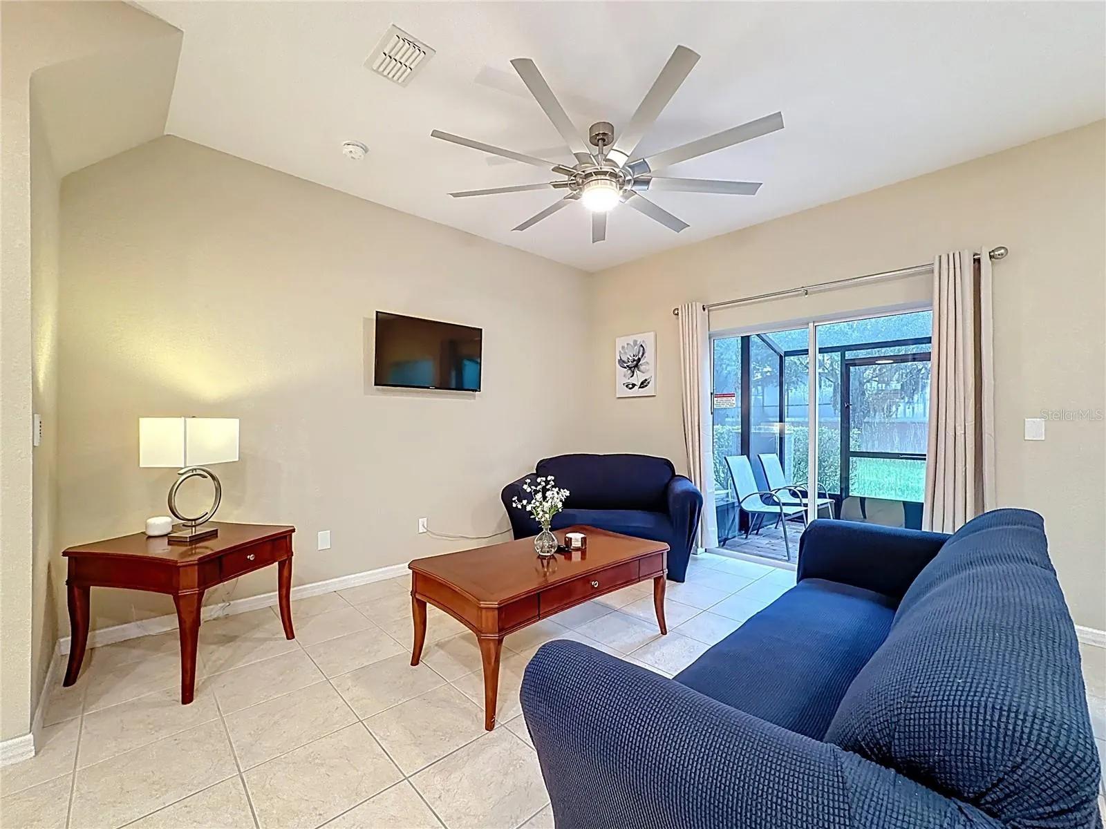 2412 CARAVELLE CIR