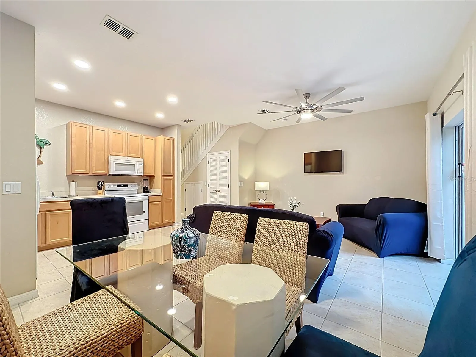 2412 CARAVELLE CIR