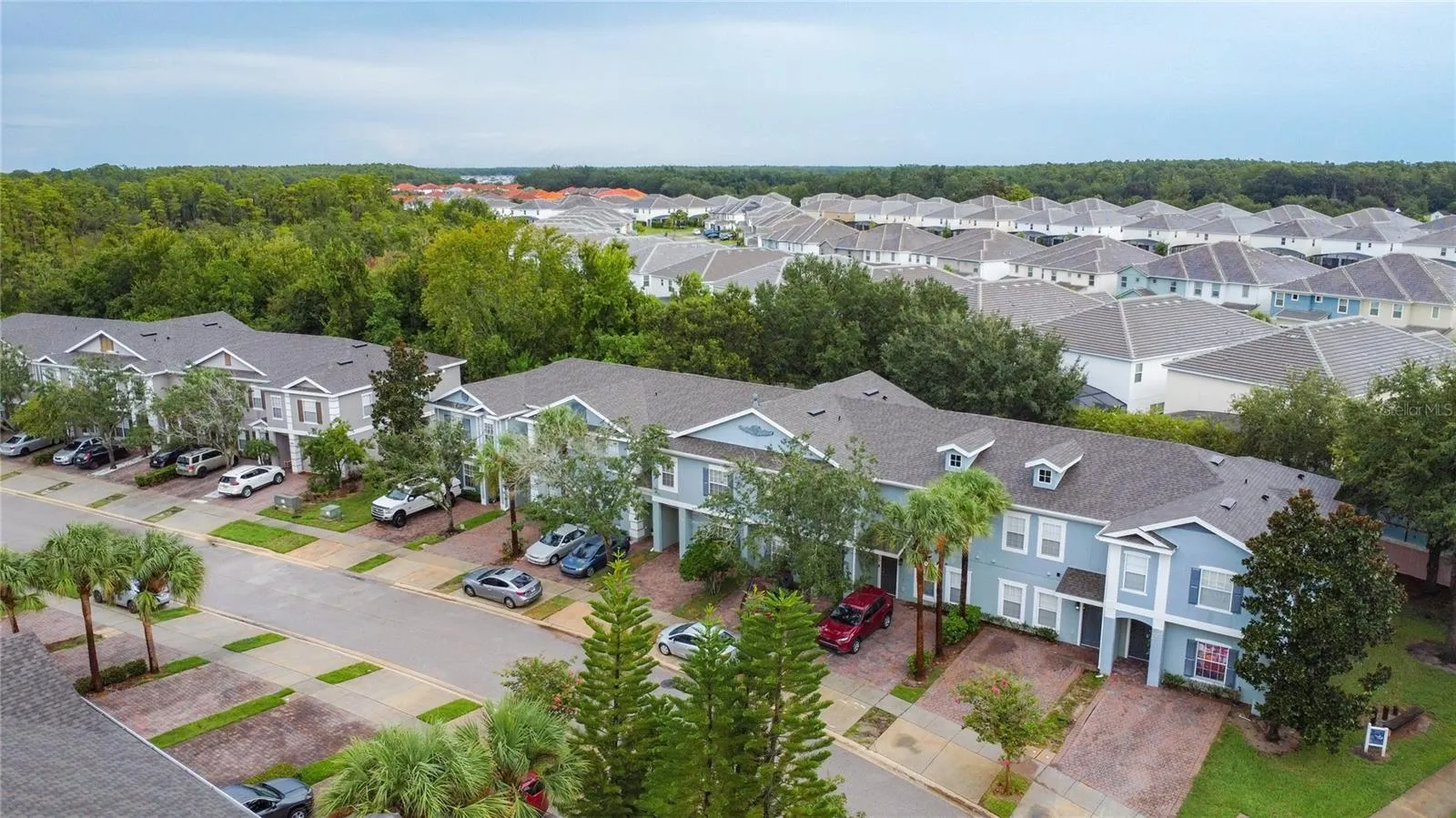 2412 CARAVELLE CIR