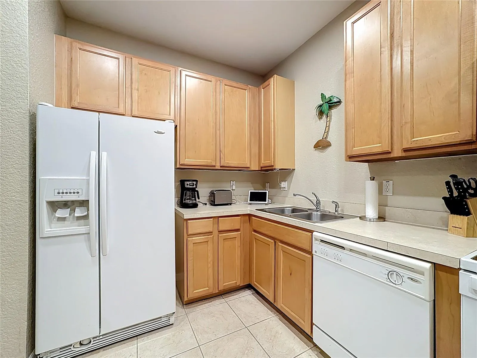 2412 CARAVELLE CIR