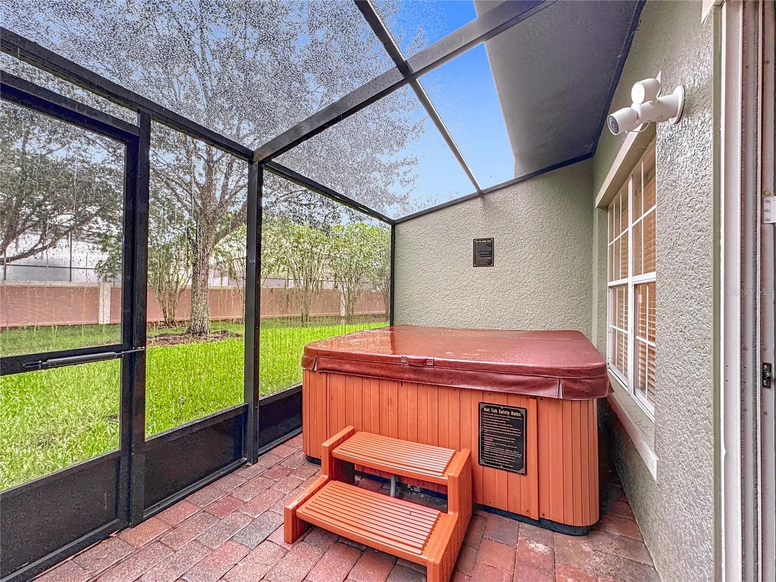 2412 CARAVELLE CIR