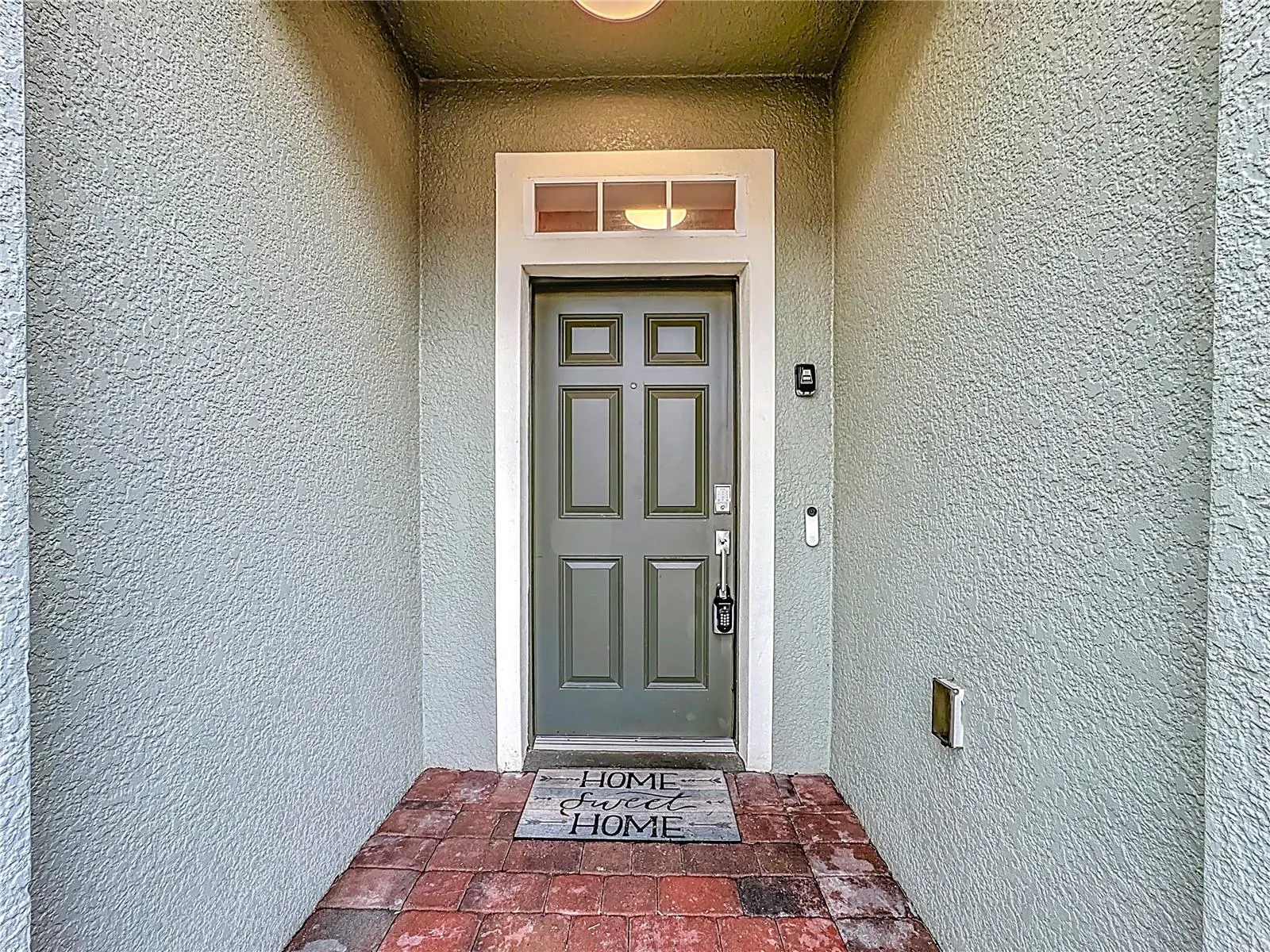 2412 CARAVELLE CIR