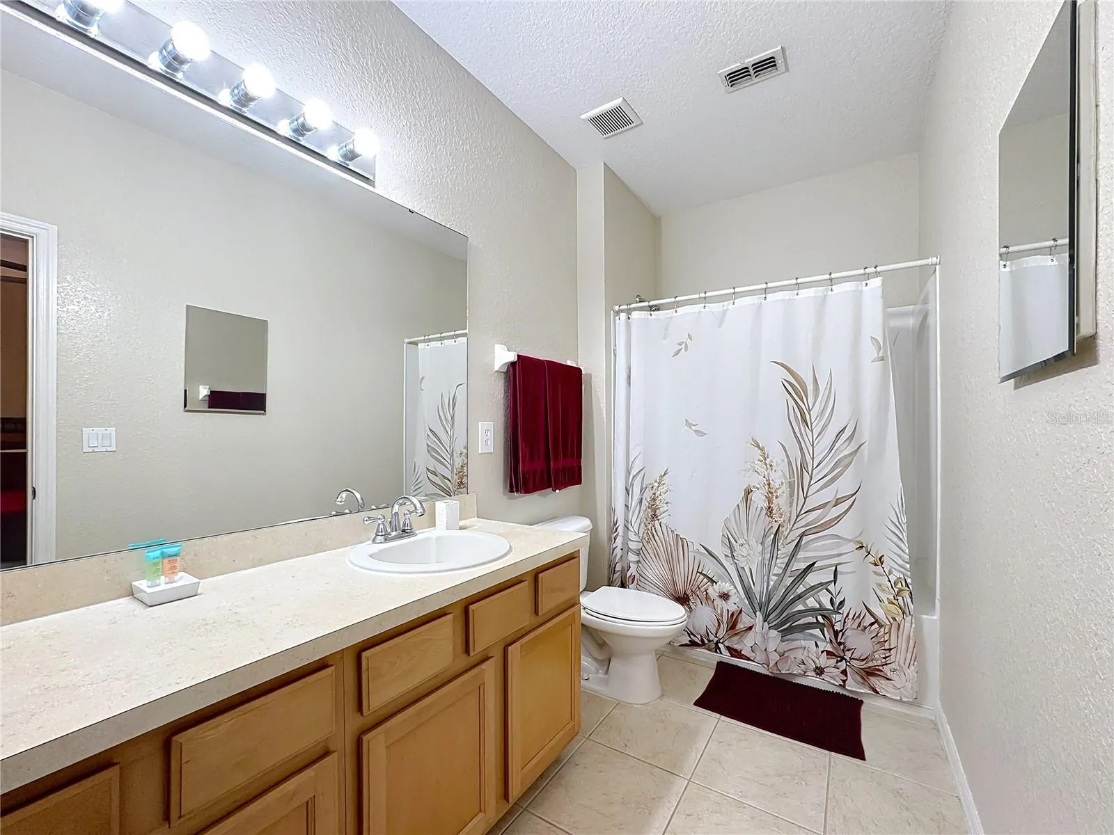 2412 CARAVELLE CIR