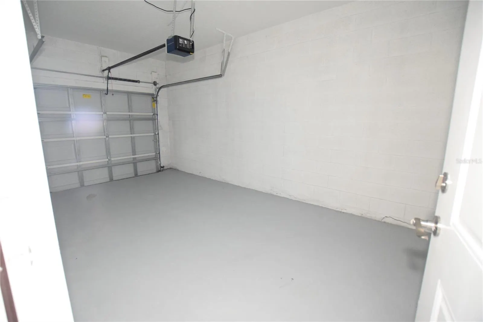 460 LAKE SHORE PKWY