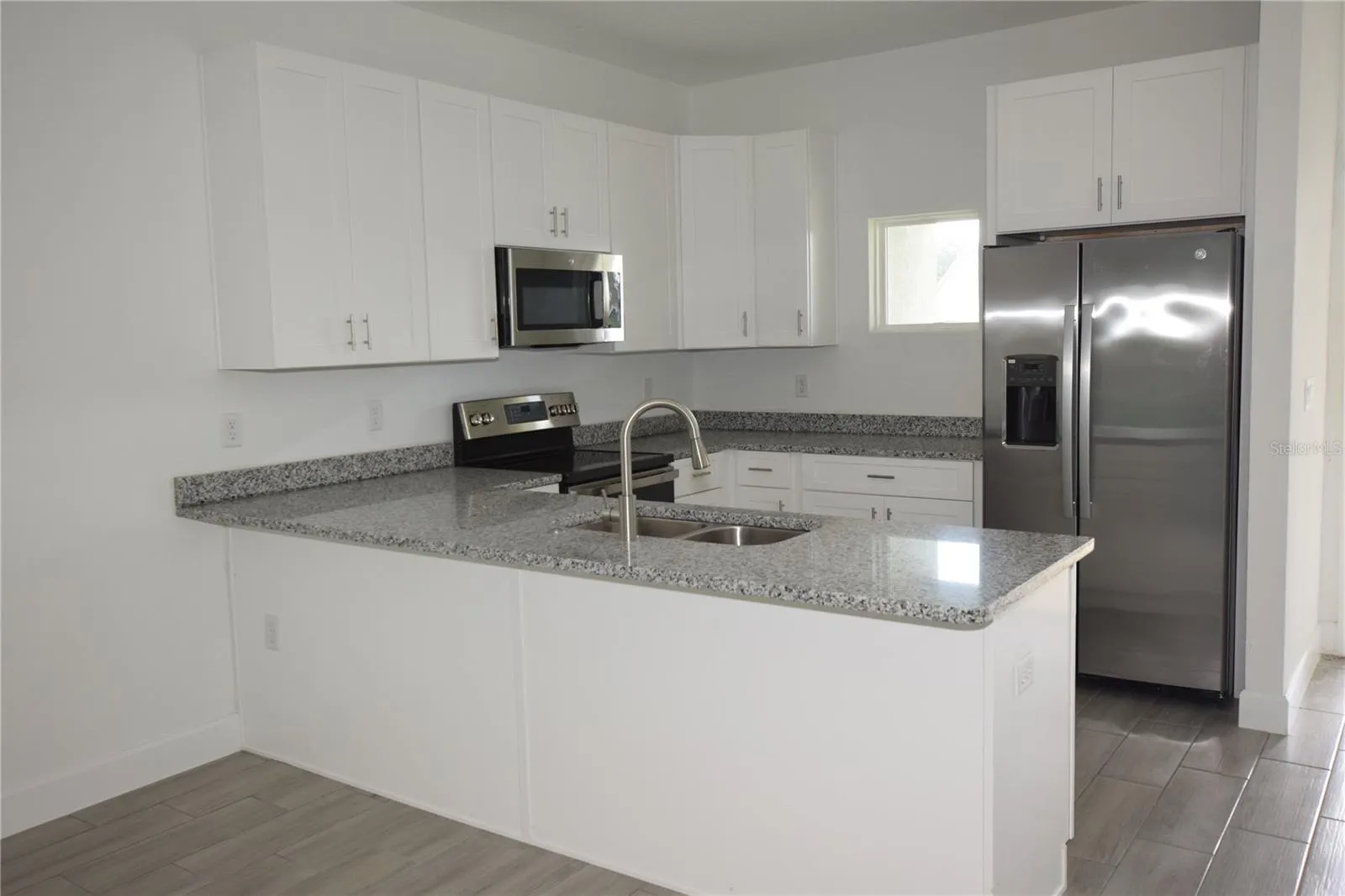 460 LAKE SHORE PKWY