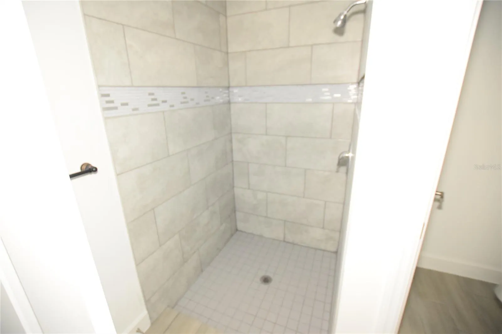 460 LAKE SHORE PKWY