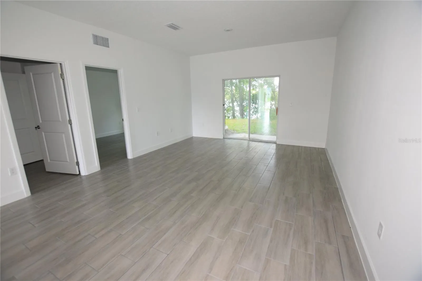 460 LAKE SHORE PKWY