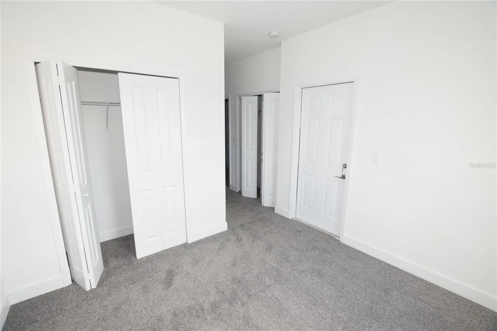460 LAKE SHORE PKWY