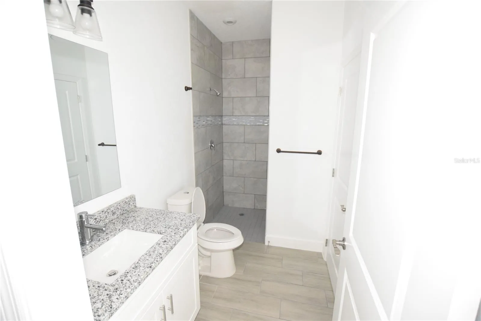 460 LAKE SHORE PKWY