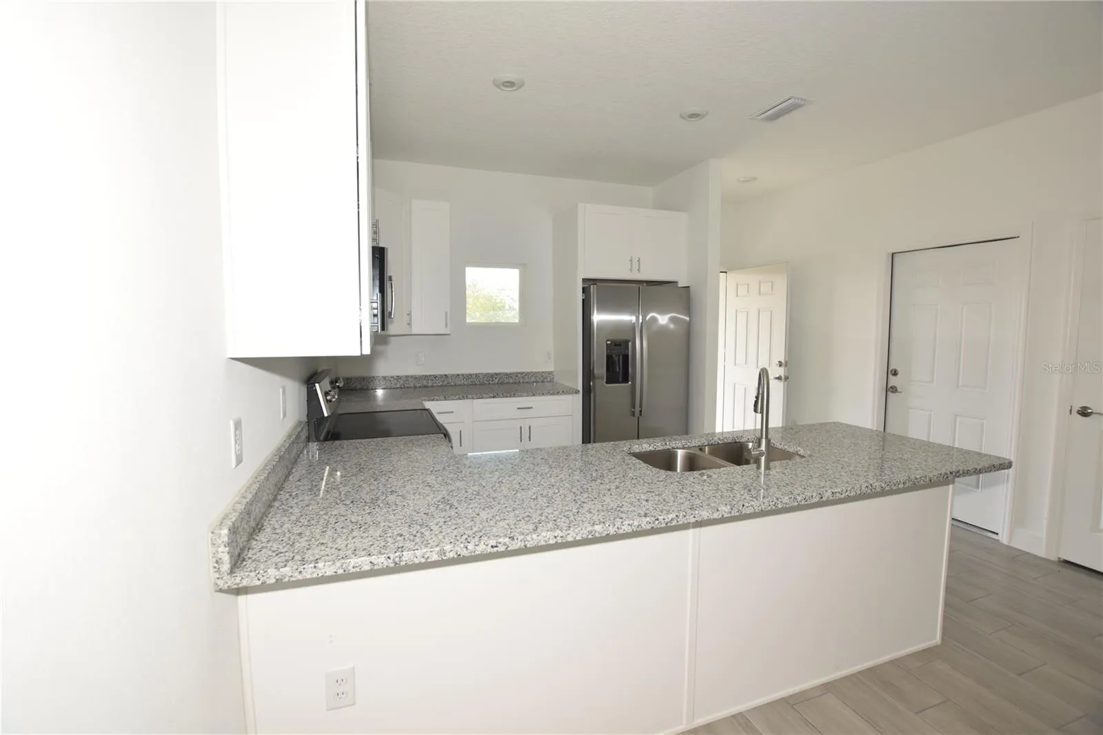 460 LAKE SHORE PKWY