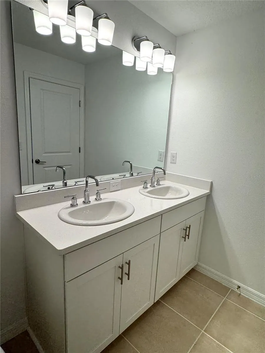 8477 LUNAR SKYE ST