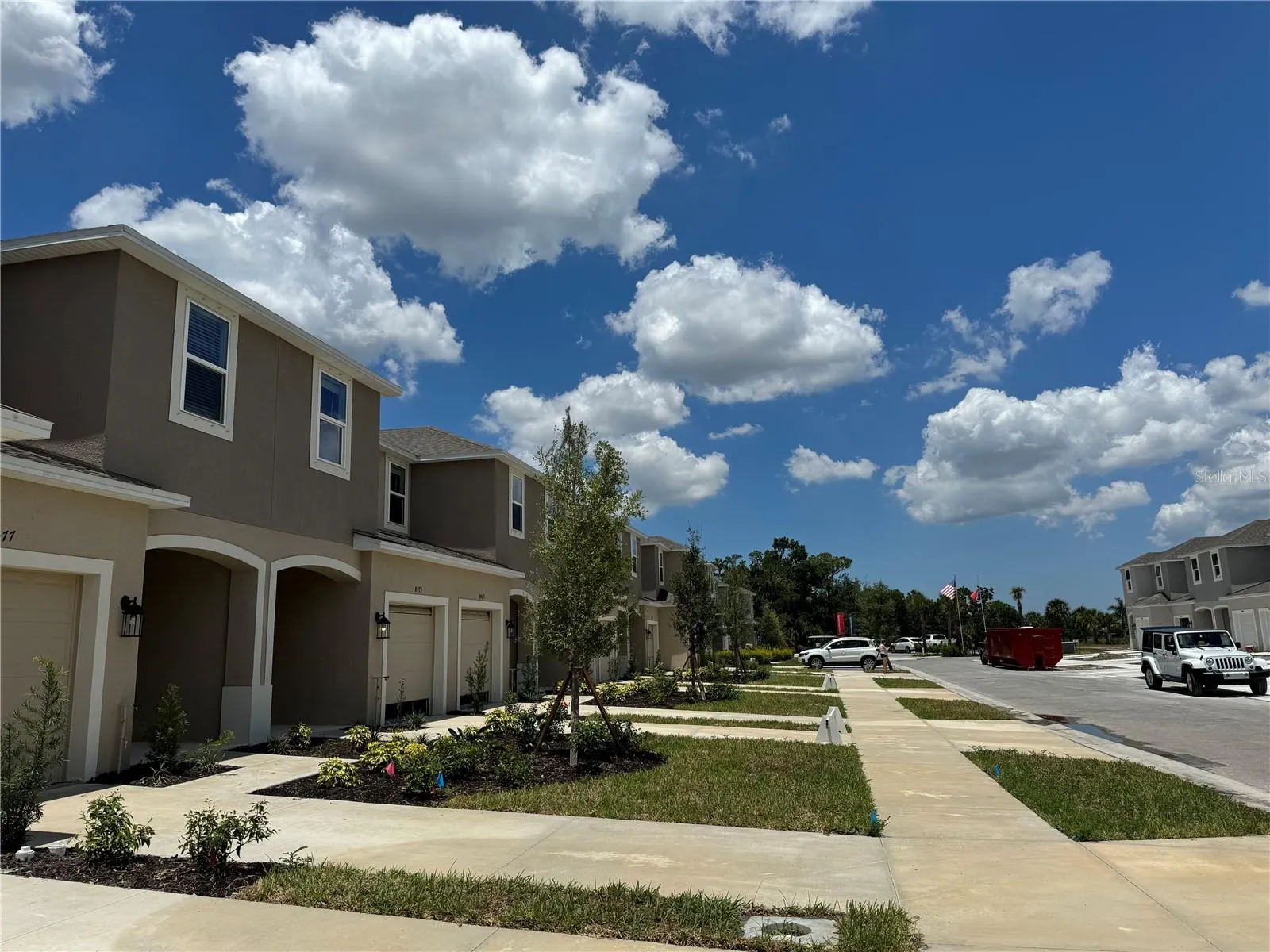 8477 LUNAR SKYE ST