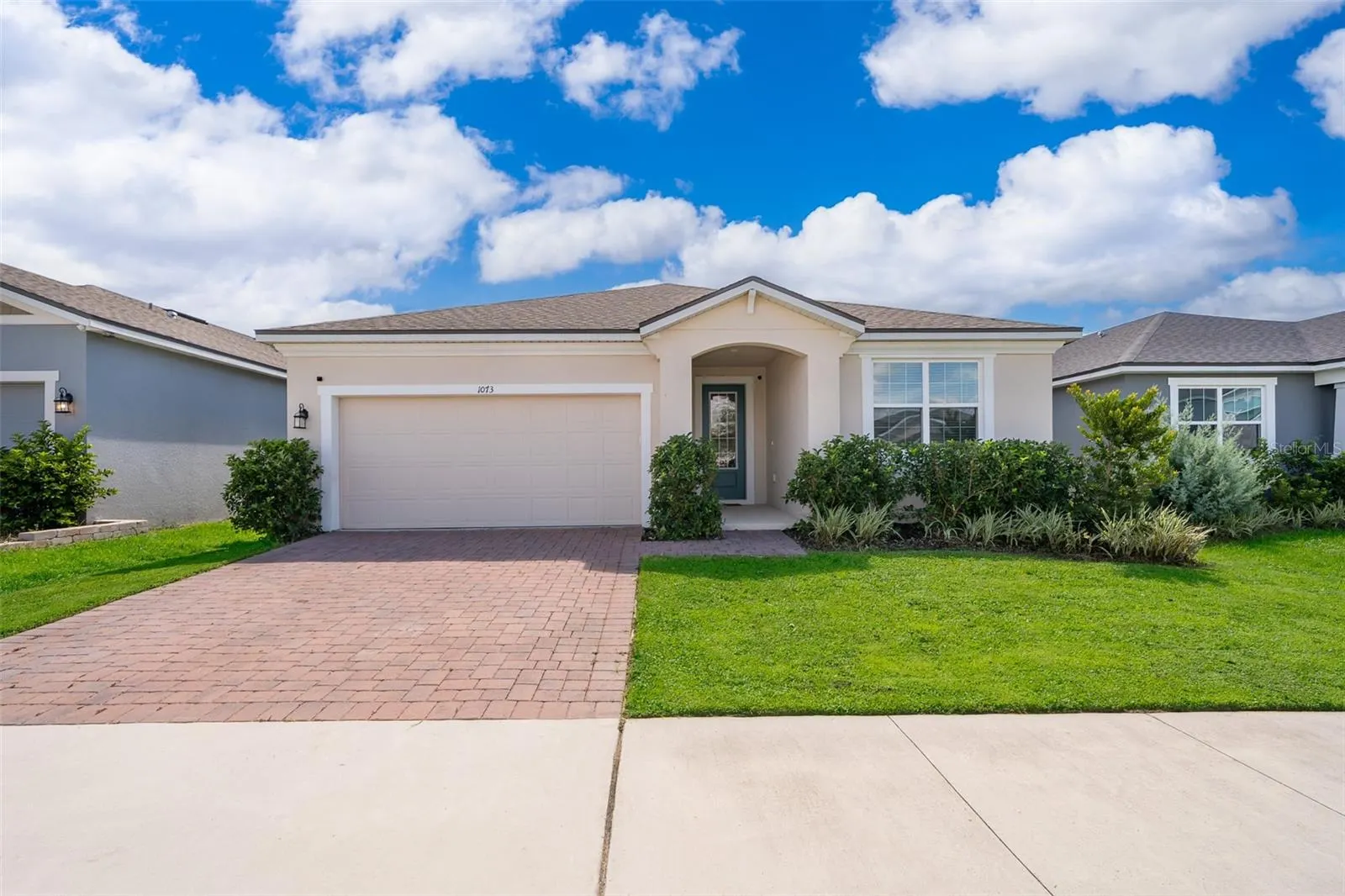 1073 TURQUOISE WAVES CV