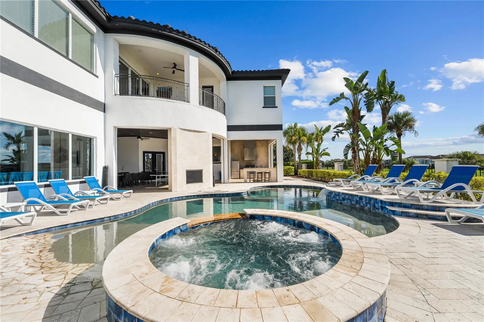 1125 GRAND TRAVERSE PKWY