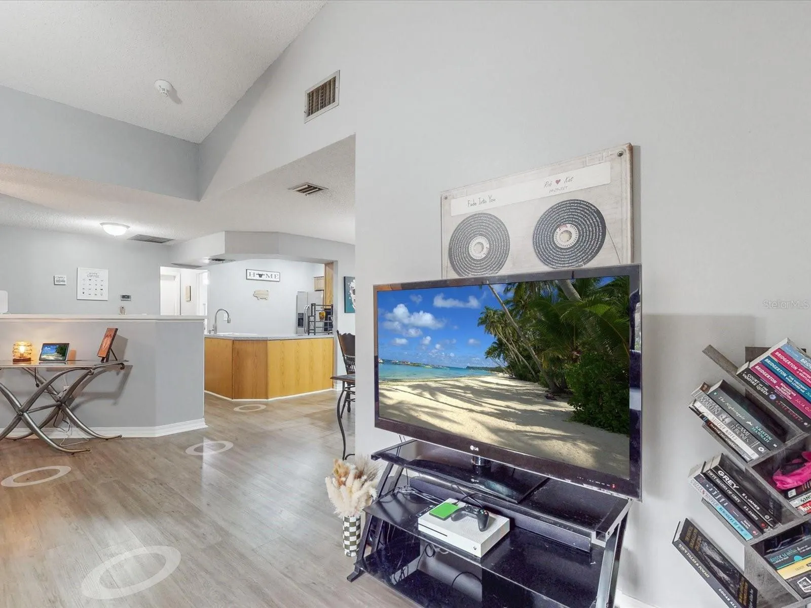 157 COVENTRY CIR