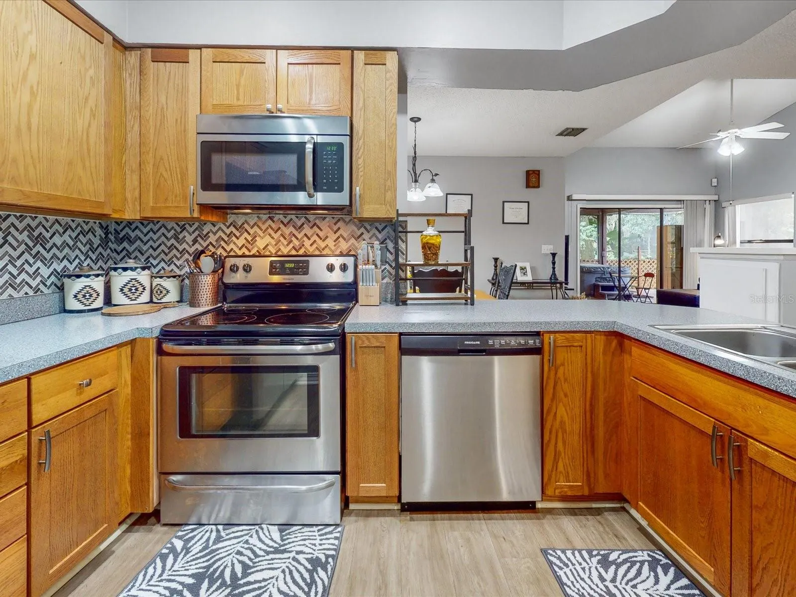 157 COVENTRY CIR