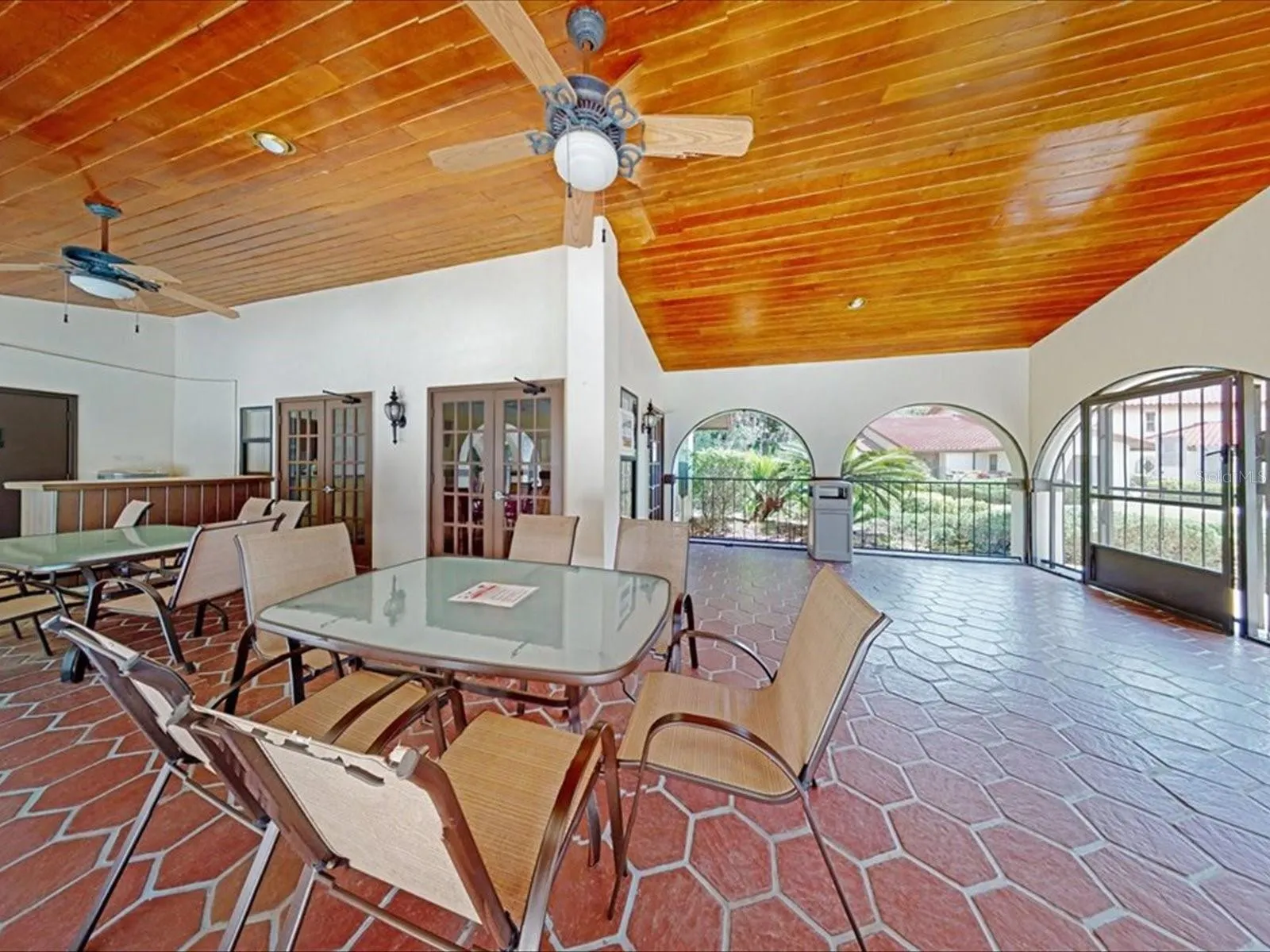 157 COVENTRY CIR