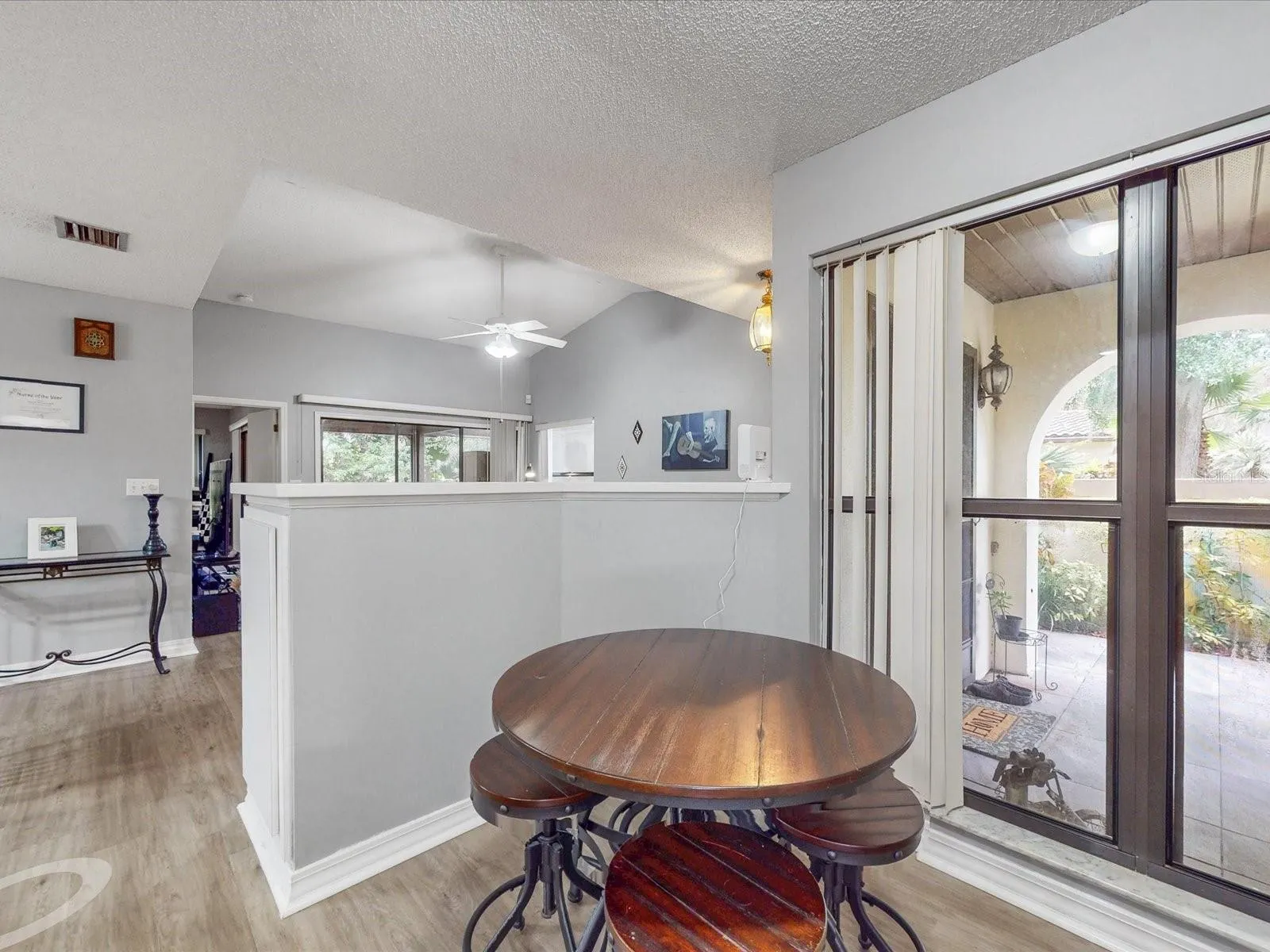 157 COVENTRY CIR