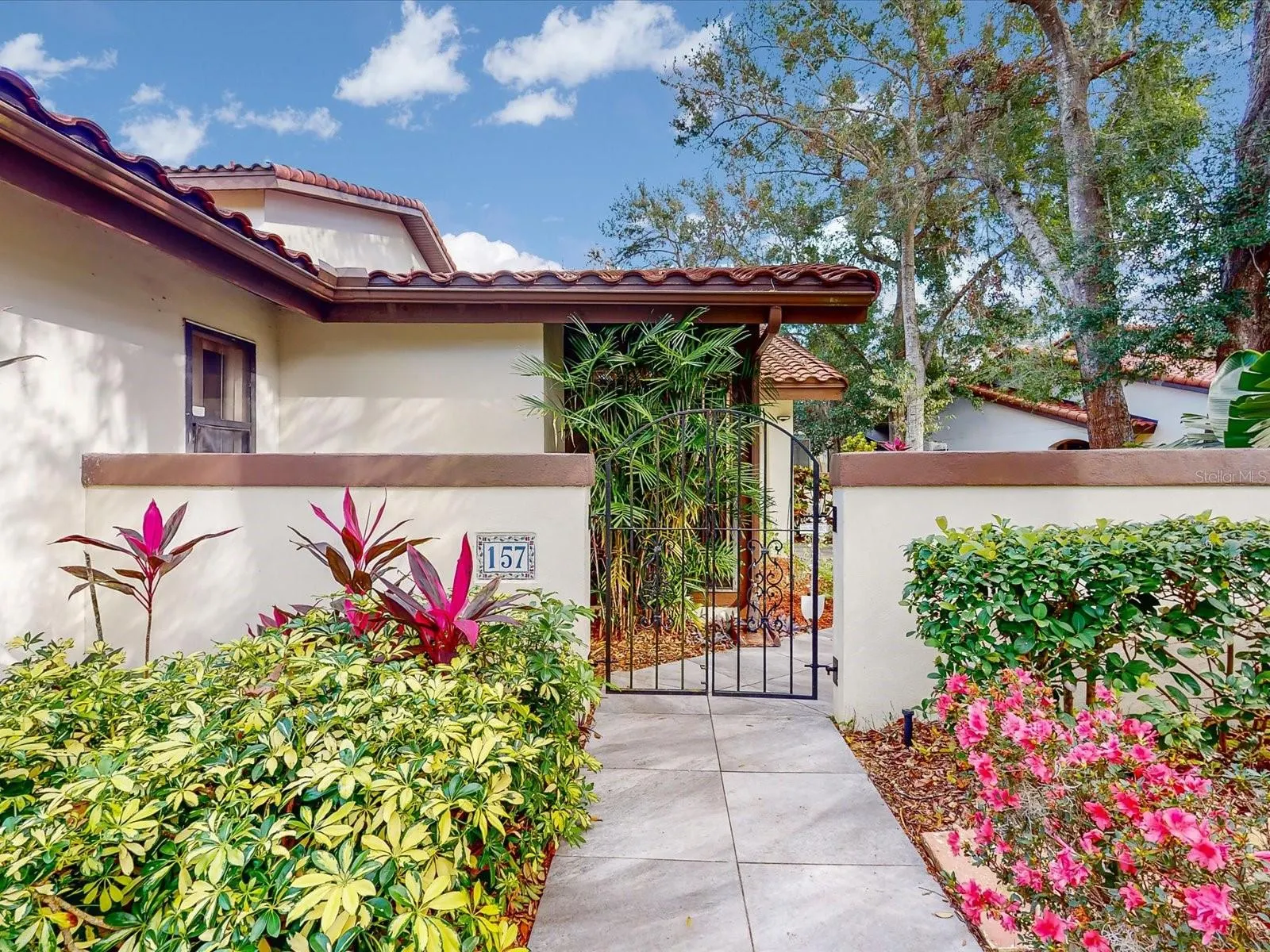 157 COVENTRY CIR