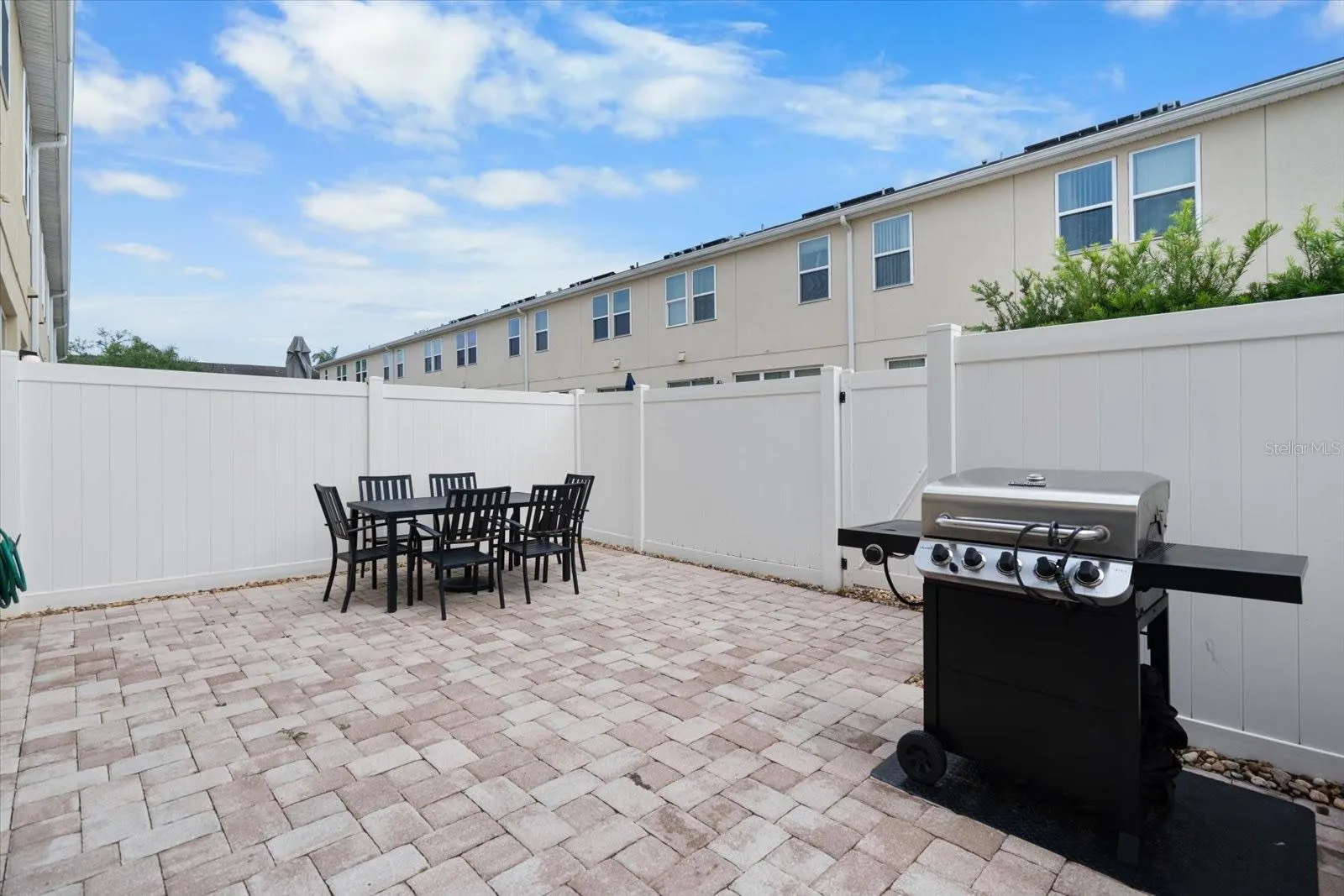 5112 KILLARNEY WAY