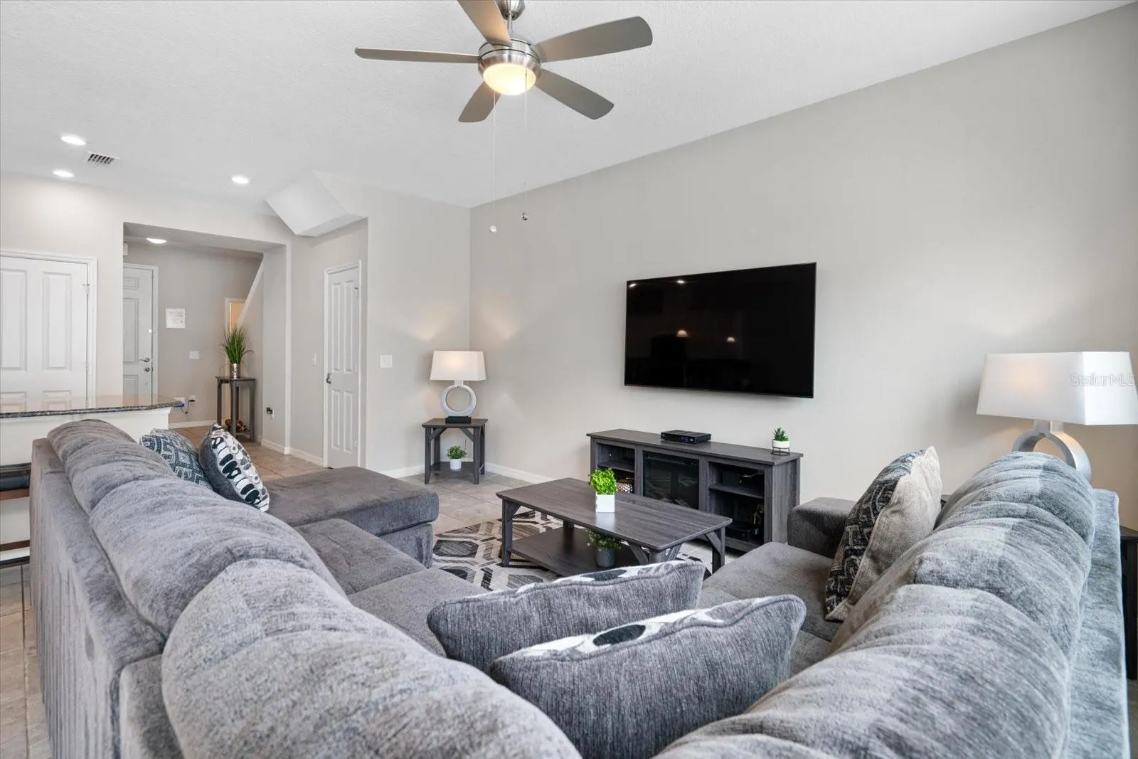 5112 KILLARNEY WAY