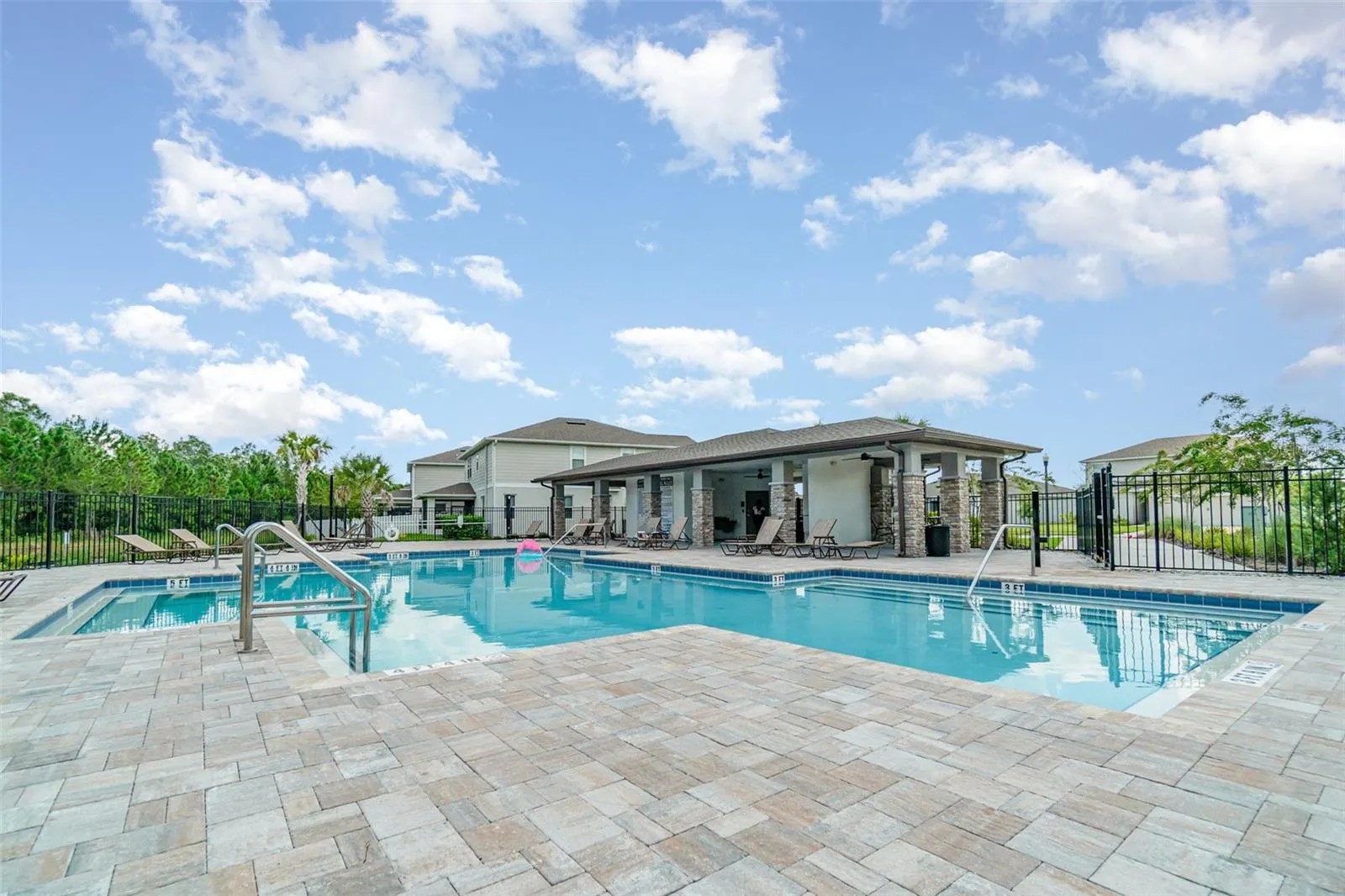 4032 SOUTHERN VISTA LOOP