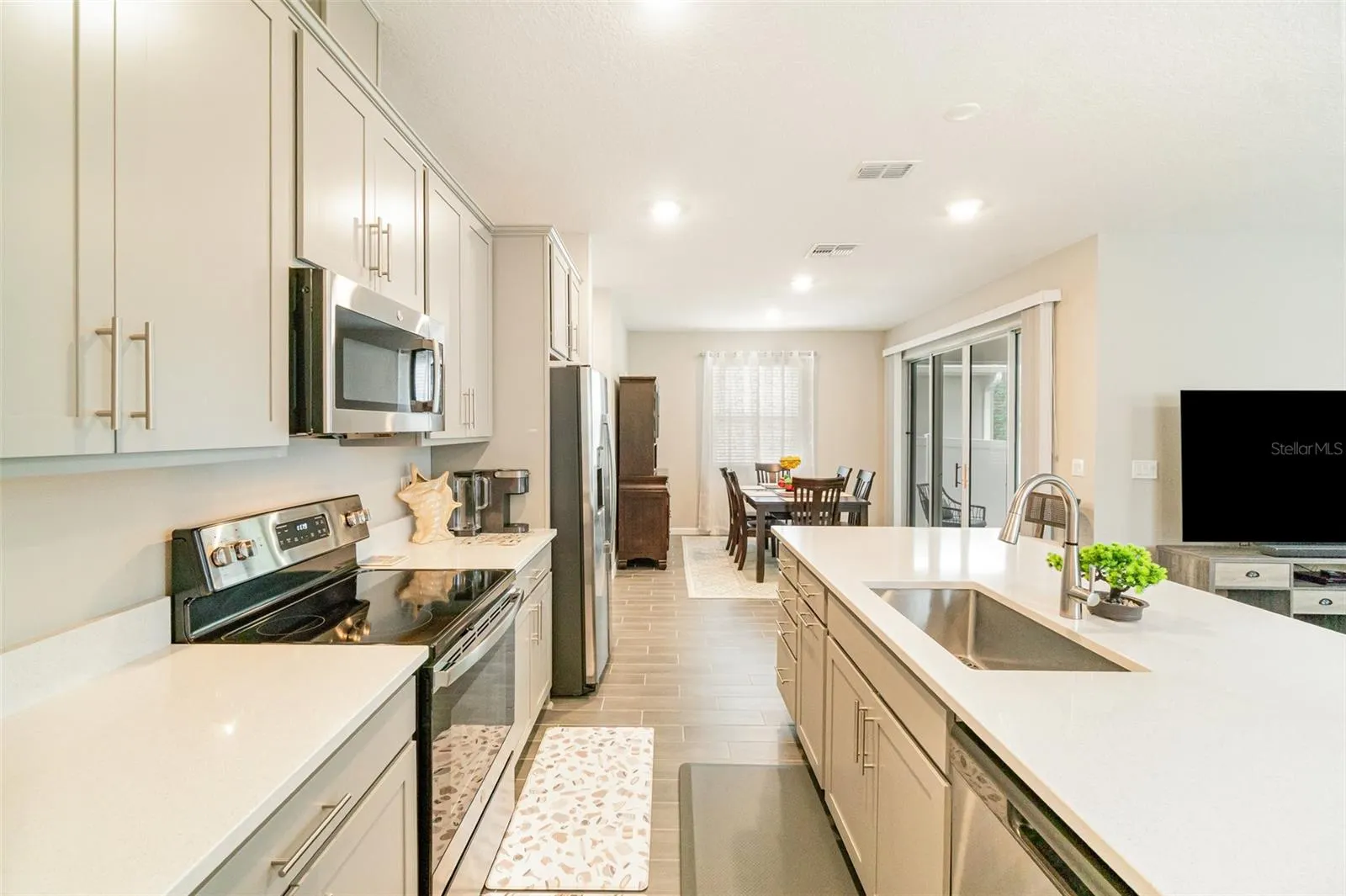 4032 SOUTHERN VISTA LOOP
