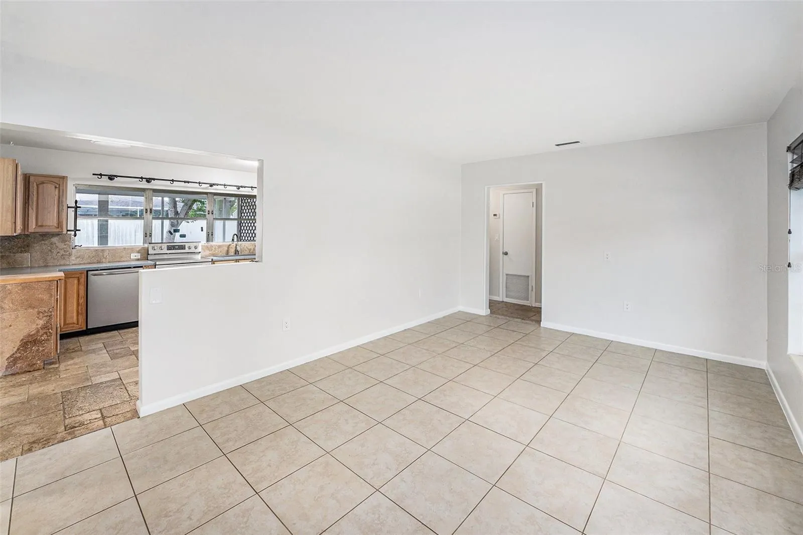 15 S NIMBUS AVE