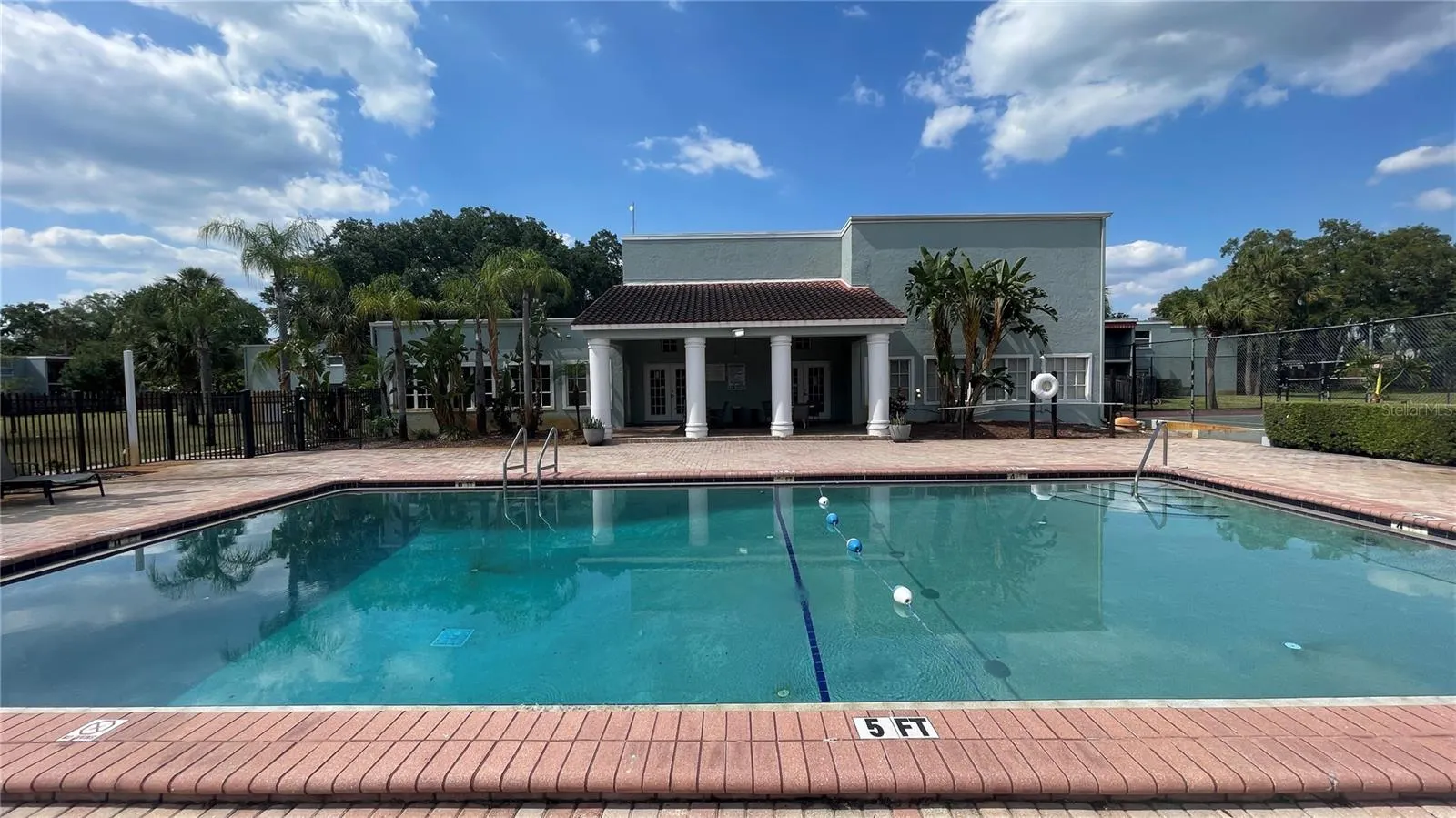 2860 SOMERSET PARK DR #203, #203