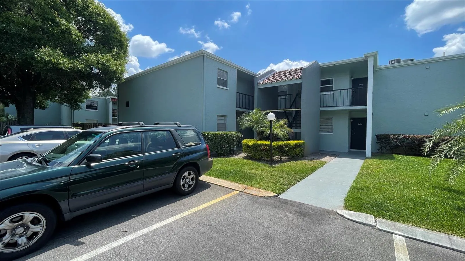 2860 SOMERSET PARK DR #203, #203