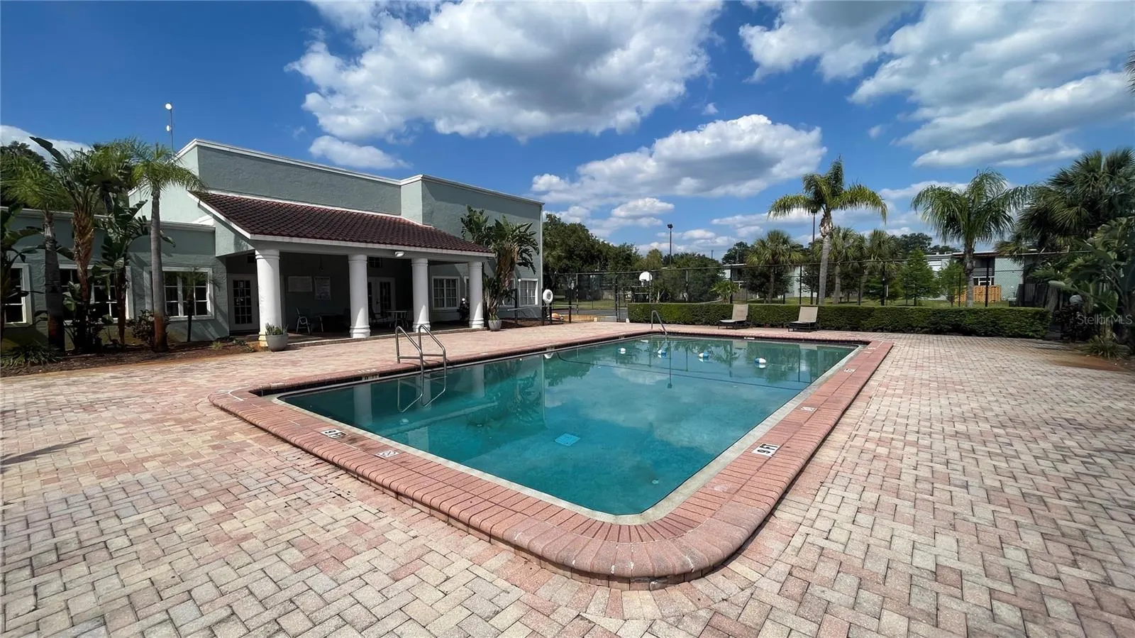 2860 SOMERSET PARK DR #203, #203