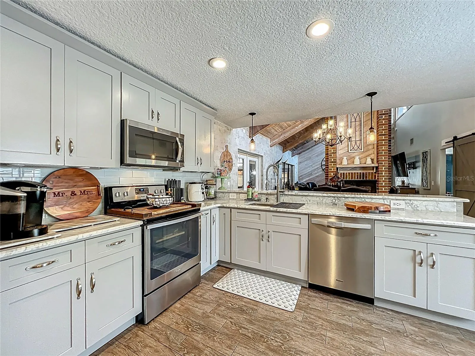 915 CYPRESSWOOD CT