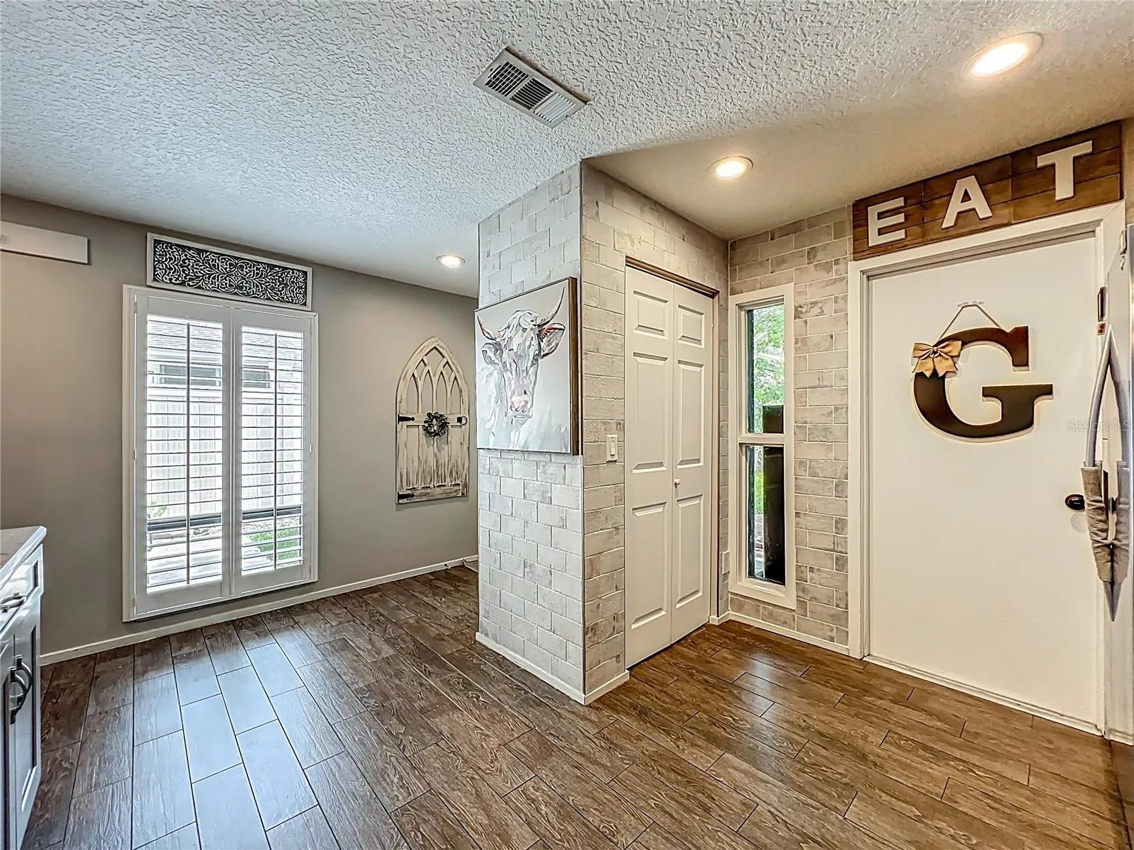 915 CYPRESSWOOD CT