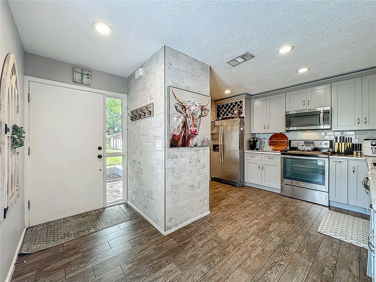 915 CYPRESSWOOD CT