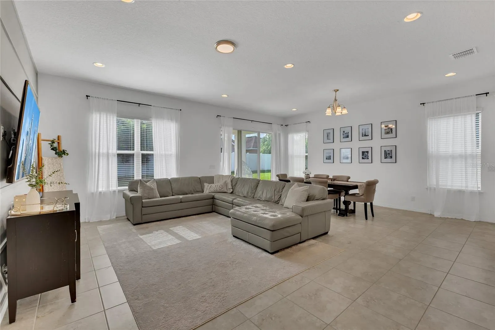 1731 REFLECTION LN