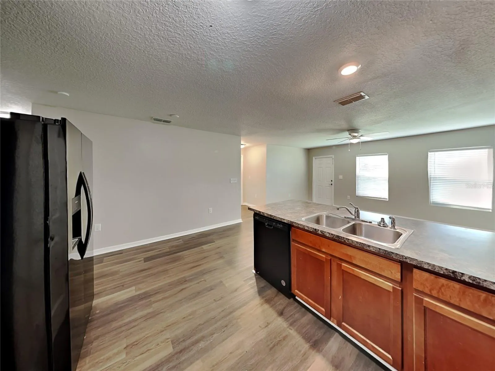 275 ELM CT